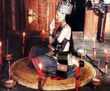 震惊!死婴复活：苗族蛊术竟如此神奇