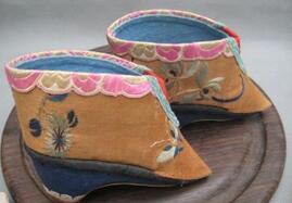 为什么古代男子偏爱裹小脚的三寸金莲女子