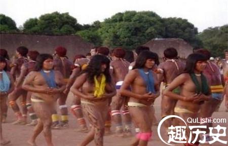 卡拉莫贾人不穿衣服:认为穿衣服会招致灾祸
