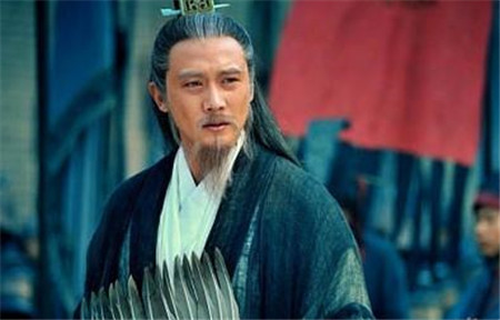 从诸葛亮挥泪斩马谡之中分析诸葛亮用人的弊端