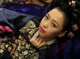 灰姑娘的逆袭：朝鲜妖女张绿水的传奇人生