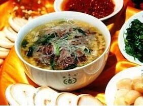 陕西风味美食羊肉泡馍背后隐藏的千年故事