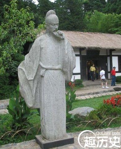 白居易雕像