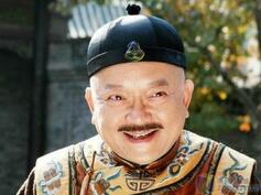 古代没有保险箱的情况下和珅的钱都藏在哪里？