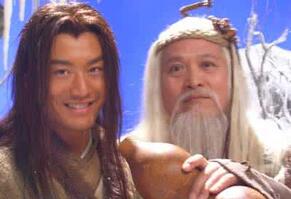丐帮两任帮主乔峰和洪七公之间的关系如何