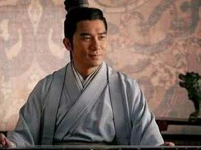 相貌俊美的江东第一美男子周瑜的官职是什么