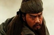 关羽为何留下骄傲自大的恶名?竟替刘备背黑锅