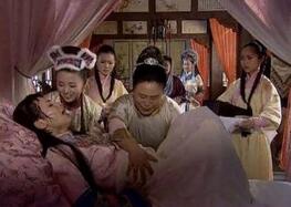 古代接生法大揭秘：靠吃头发唱催生歌遭鞭打