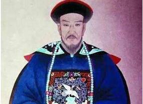 忠诚正直的赫舍里索尼在朝廷中的地位高吗?