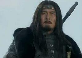 历史上斩华雄的竟然不是关羽究竟是谁