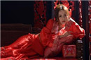 汉武帝和妃嫔当众秀恩爱 只有一个奴隶目不斜视