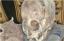 未解之谜：秘鲁惊现两具疑为外星人巨头干尸