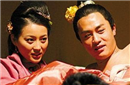 西门庆与潘金莲第一次见面时 究竟看到了什么？