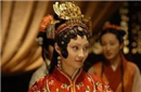 泼辣凶狠的王熙凤为什么容忍让平儿做小三？