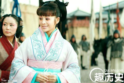 她一生比武则天、慈禧还活得精彩，死后还拿男宠殉葬