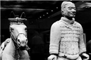 守护皇陵的兵马俑怎么都赤手空拳？让人费解