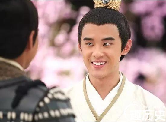 汉景帝刘启在位期间大力推行怎样的政治制度？