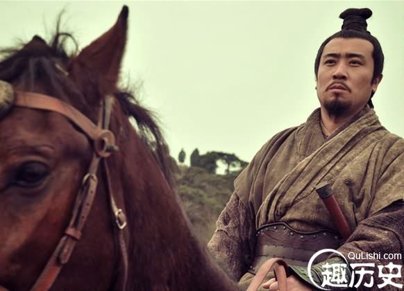 刘巴看不起刘备并阻碍其入川，为何刘备还要讨好刘巴？