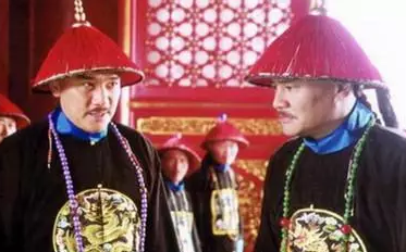 此人大字不识一个买了个小官做，终成为封疆大吏