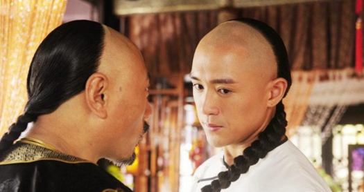 清朝男人为什么要留辫子和把最前端的头发剃光？