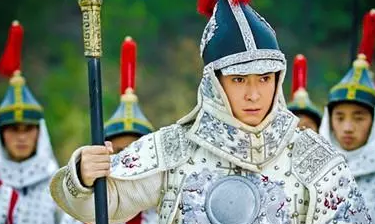 此人将皇位拱手相让，最后竟连老婆都被霸占！