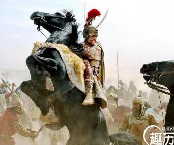 你可知梅花K上的人是谁？横扫亚非拉，一生辉煌又短暂