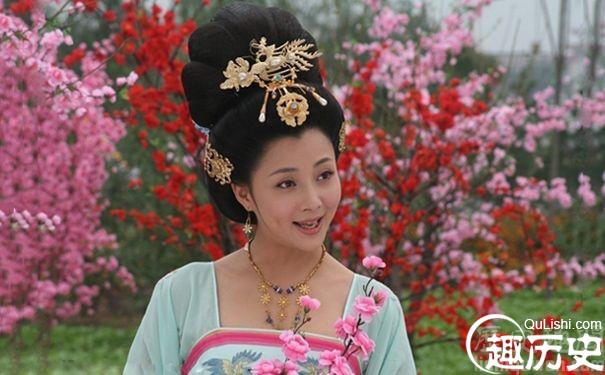 唐明皇那么爱杨贵妃，为什么不立她为后?
