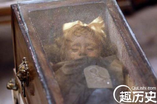 世界上最美的木乃伊：罗莎莉每天眨眼一次？