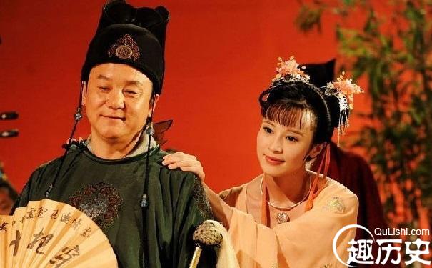 他本是名门之后，10岁惨遭阉割入宫做太监，皇帝都称他二哥