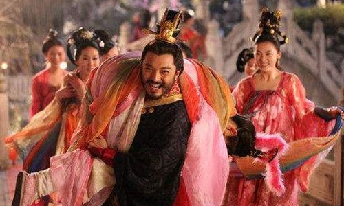 曹操为何专爱别人的老婆？他先后接收了哪些少妇？
