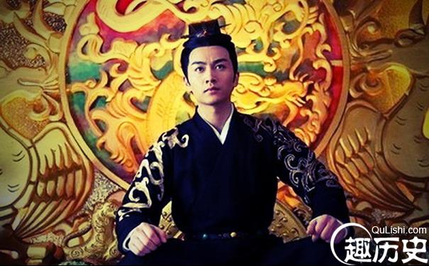 高澄，在十四岁的时候就与父亲的女人苟且在一起