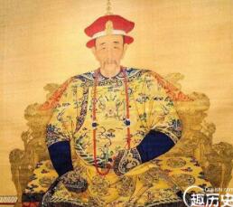 他因贪污被皇帝判斩首，承认谋反却官复原职